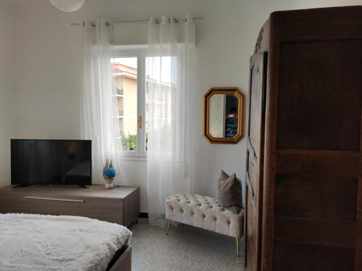 Appartamento Vicino Al Mare Con Parcheggio Riva Ligure Exterior foto